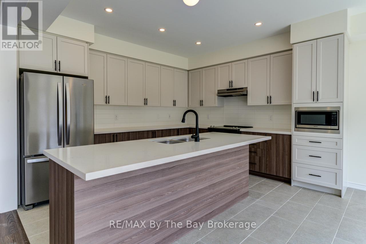 8 Federica Crescent, Wasaga Beach, Ontario  L9Z 0N6 - Photo 10 - S12704664