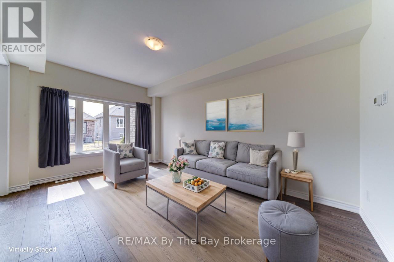 8 Federica Crescent, Wasaga Beach, Ontario  L9Z 0N6 - Photo 5 - S12704664