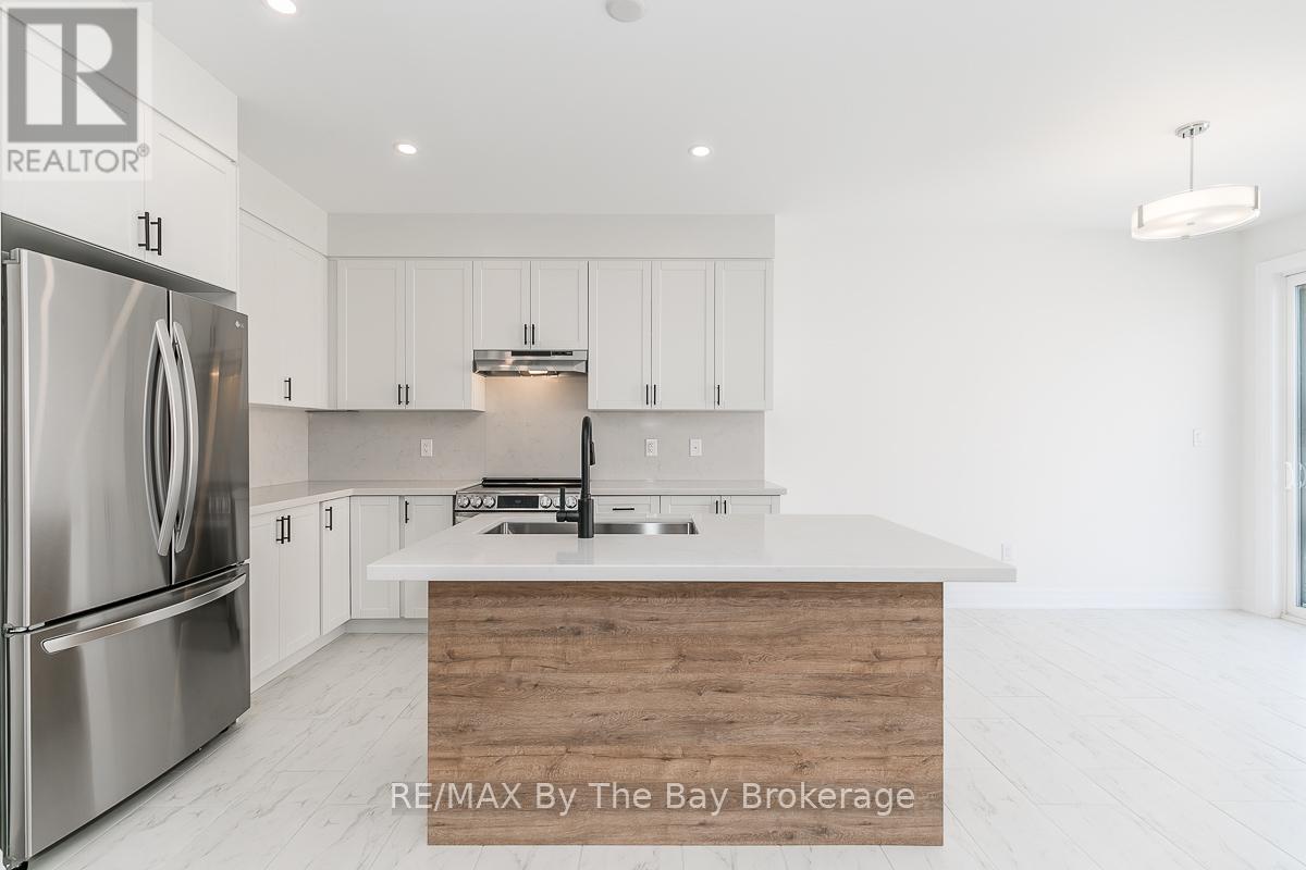 3 Rosanne Circle, Wasaga Beach, Ontario  L9Z 0N4 - Photo 10 - S12704670