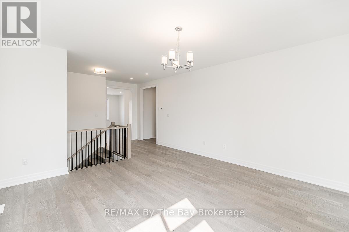 3 Rosanne Circle, Wasaga Beach, Ontario  L9Z 0N4 - Photo 7 - S12704670