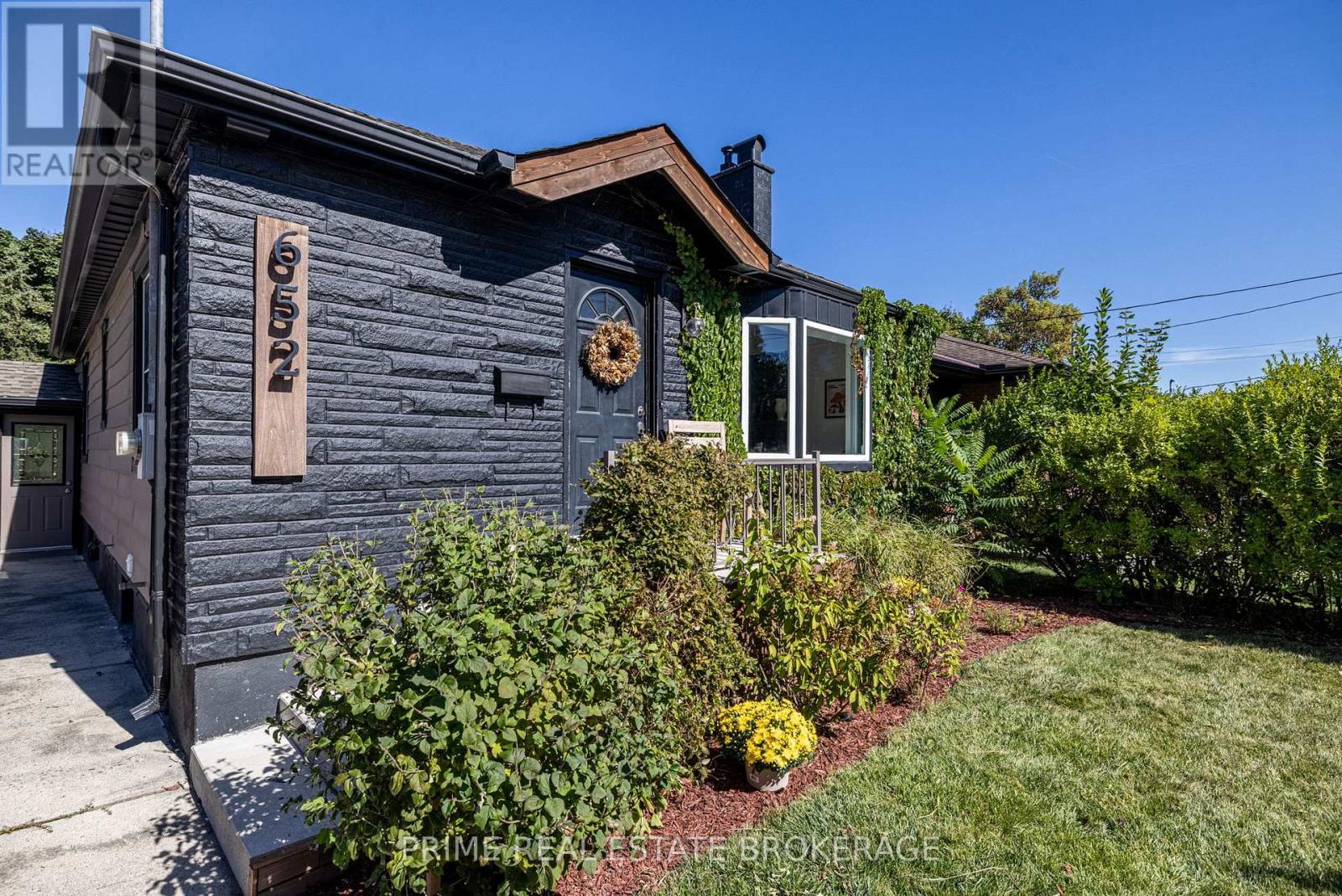 652 Percy Street, London South, Ontario  N6C 2L7 - Photo 4 - X12704732