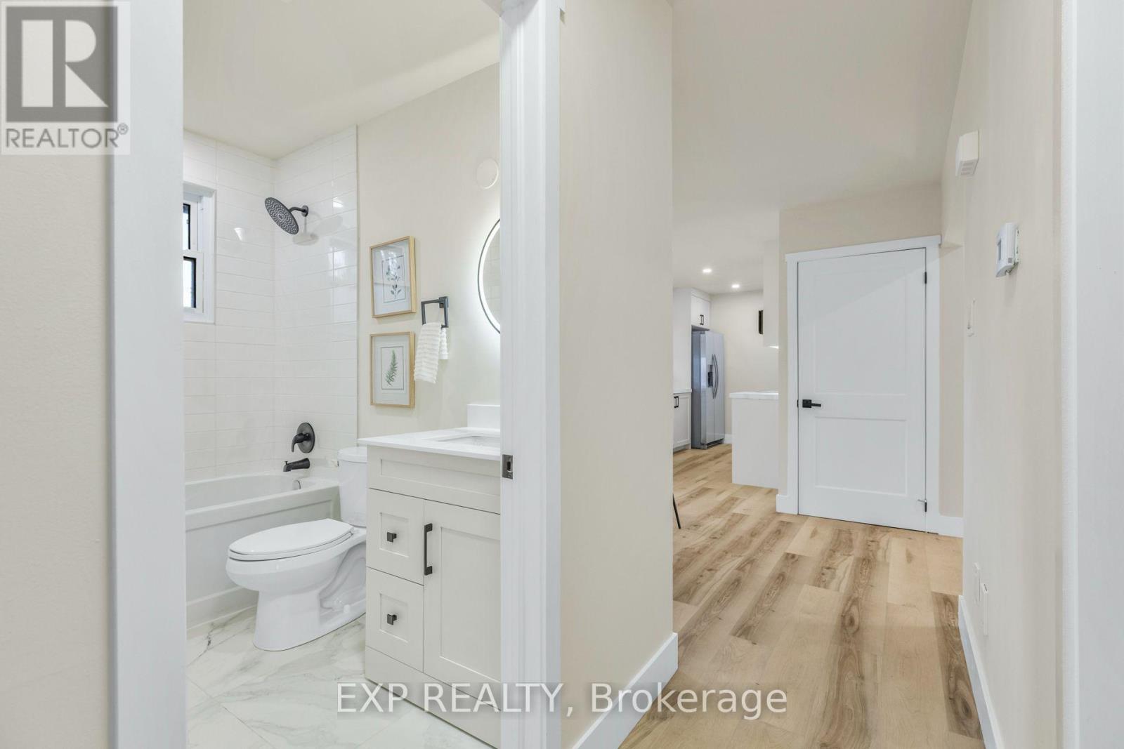 239 Commissioners Road W, London South, Ontario  N6J 1Y2 - Photo 10 - X12704770