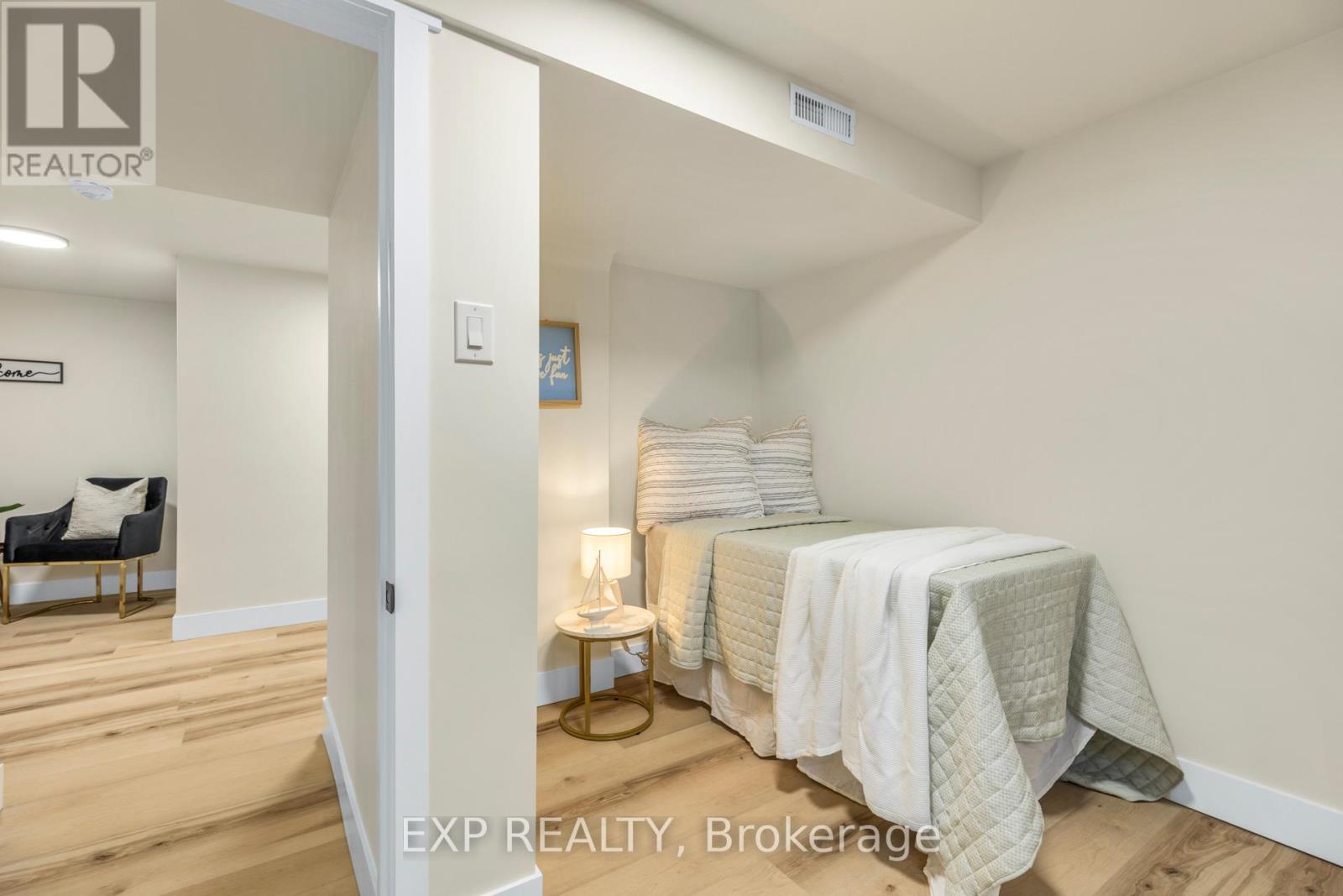 239 Commissioners Road W, London South, Ontario  N6J 1Y2 - Photo 20 - X12704770