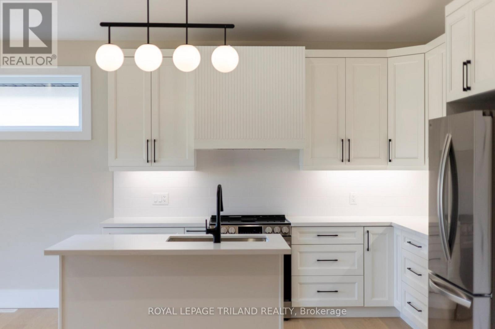 24 Brooklawn Drive, Lambton Shores, Ontario  N0M 1T0 - Photo 2 - X12704790