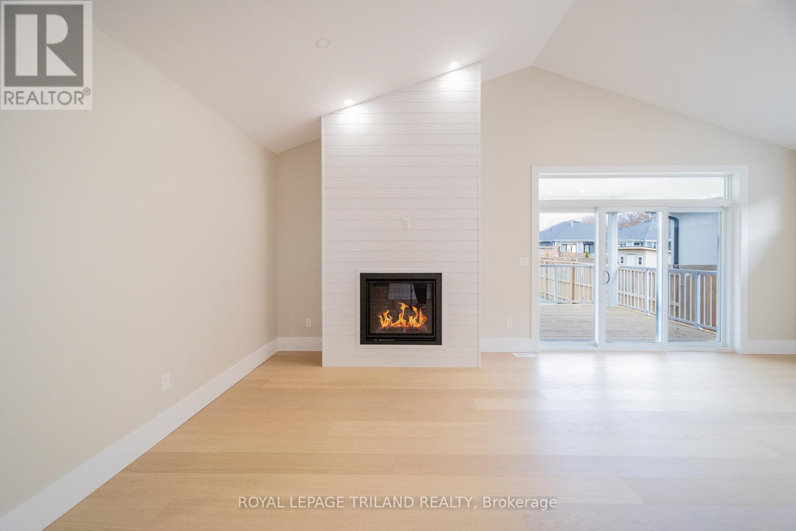 24 Brooklawn Drive, Lambton Shores, Ontario  N0M 1T0 - Photo 3 - X12704790