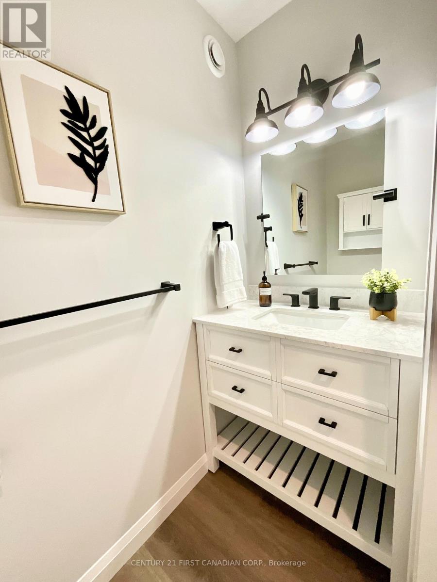 6 Sheldabren Street, North Middlesex, Ontario  N0M 1A0 - Photo 13 - X12704838