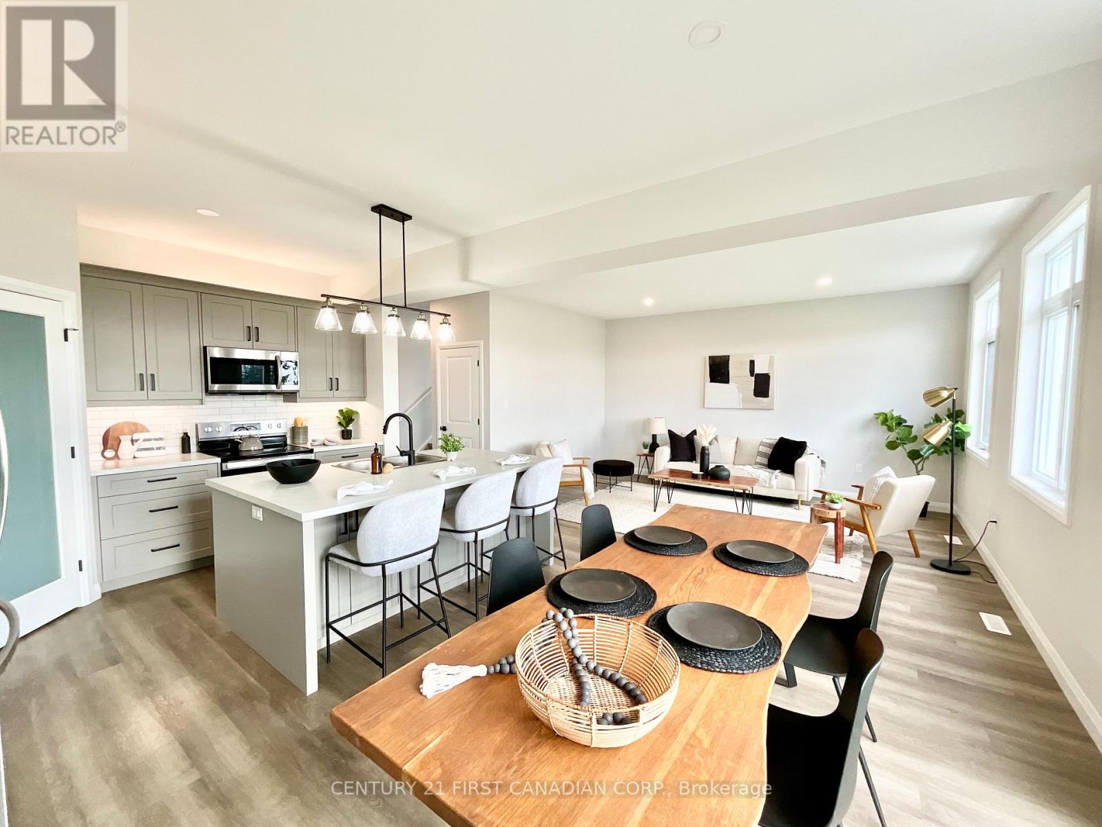 6 Sheldabren Street, North Middlesex, Ontario  N0M 1A0 - Photo 7 - X12704838