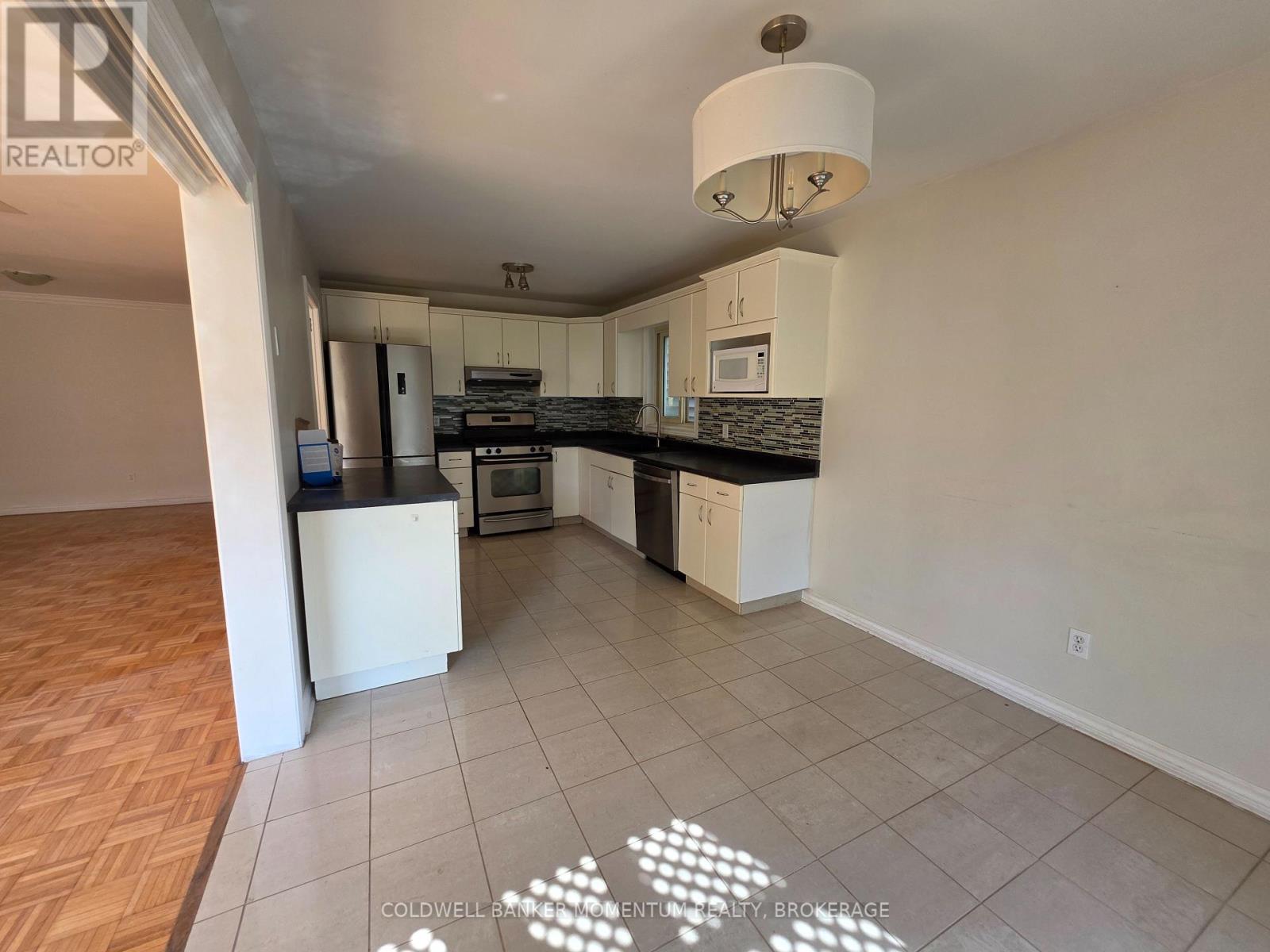 7 Terrama Court, St. Catharines, Ontario  L2S 3X1 - Photo 7 - X12704656