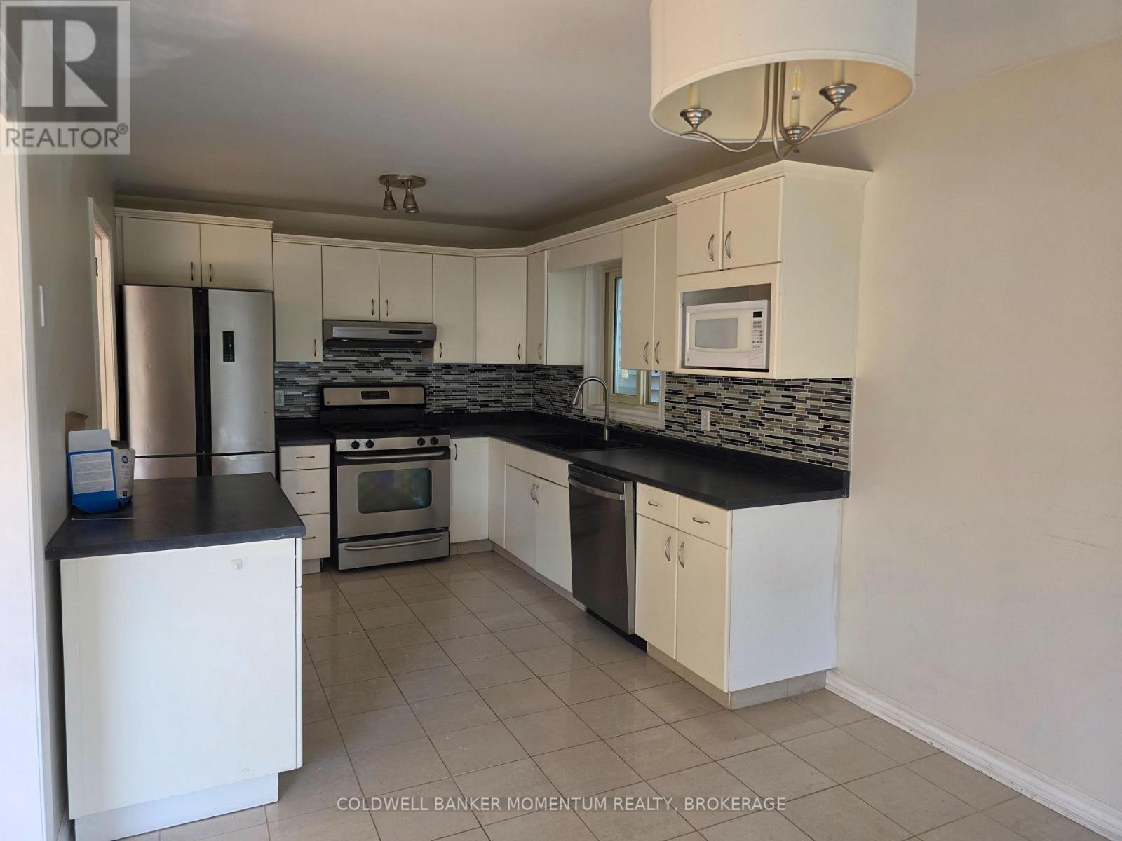 7 Terrama Court, St. Catharines, Ontario  L2S 3X1 - Photo 8 - X12704656