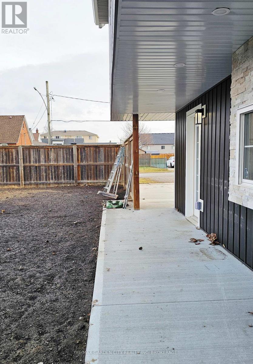 5 Cunningham Street, Thorold, Ontario  L2V 3K6 - Photo 3 - X12704742