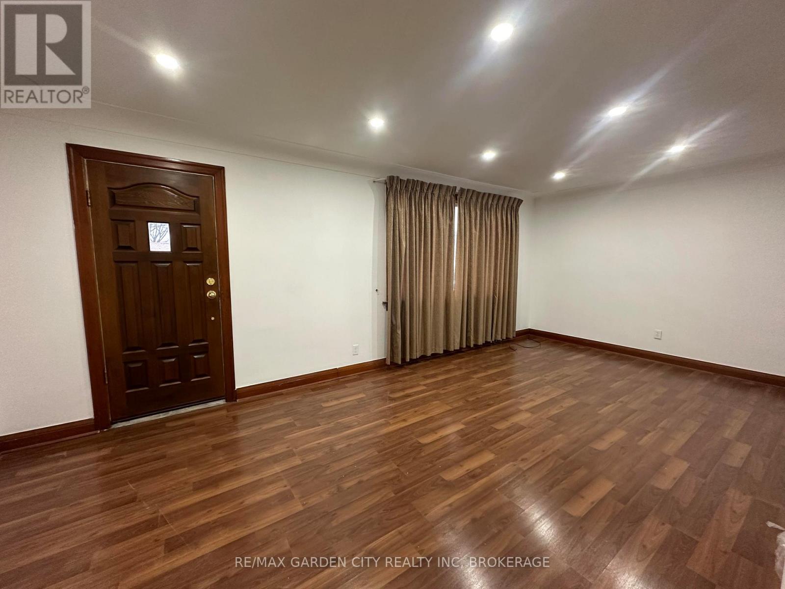 1 - 6688 Bellevue Street, Niagara Falls, Ontario  L2E 1Z1 - Photo 2 - X12704786