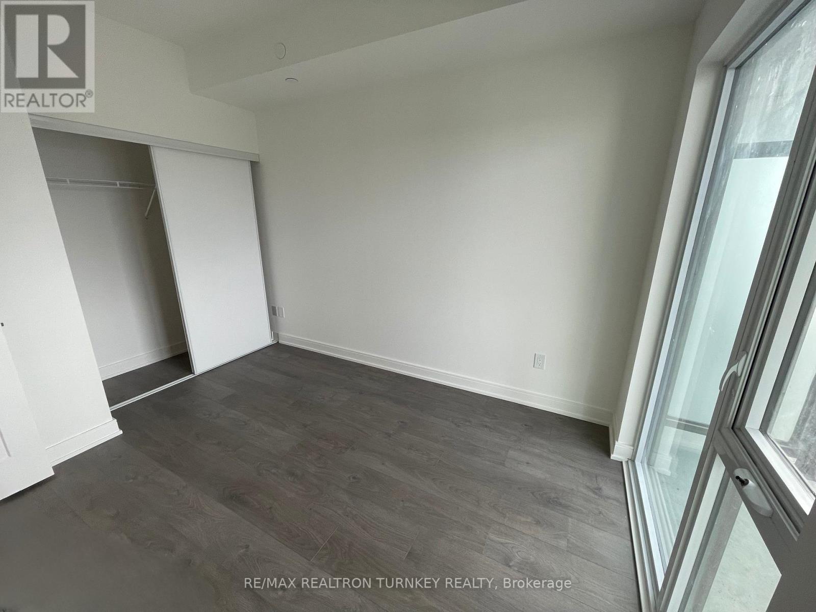 1001 - 705 Davis Drive, Newmarket, Ontario  L3Y 2R2 - Photo 10 - N12704512