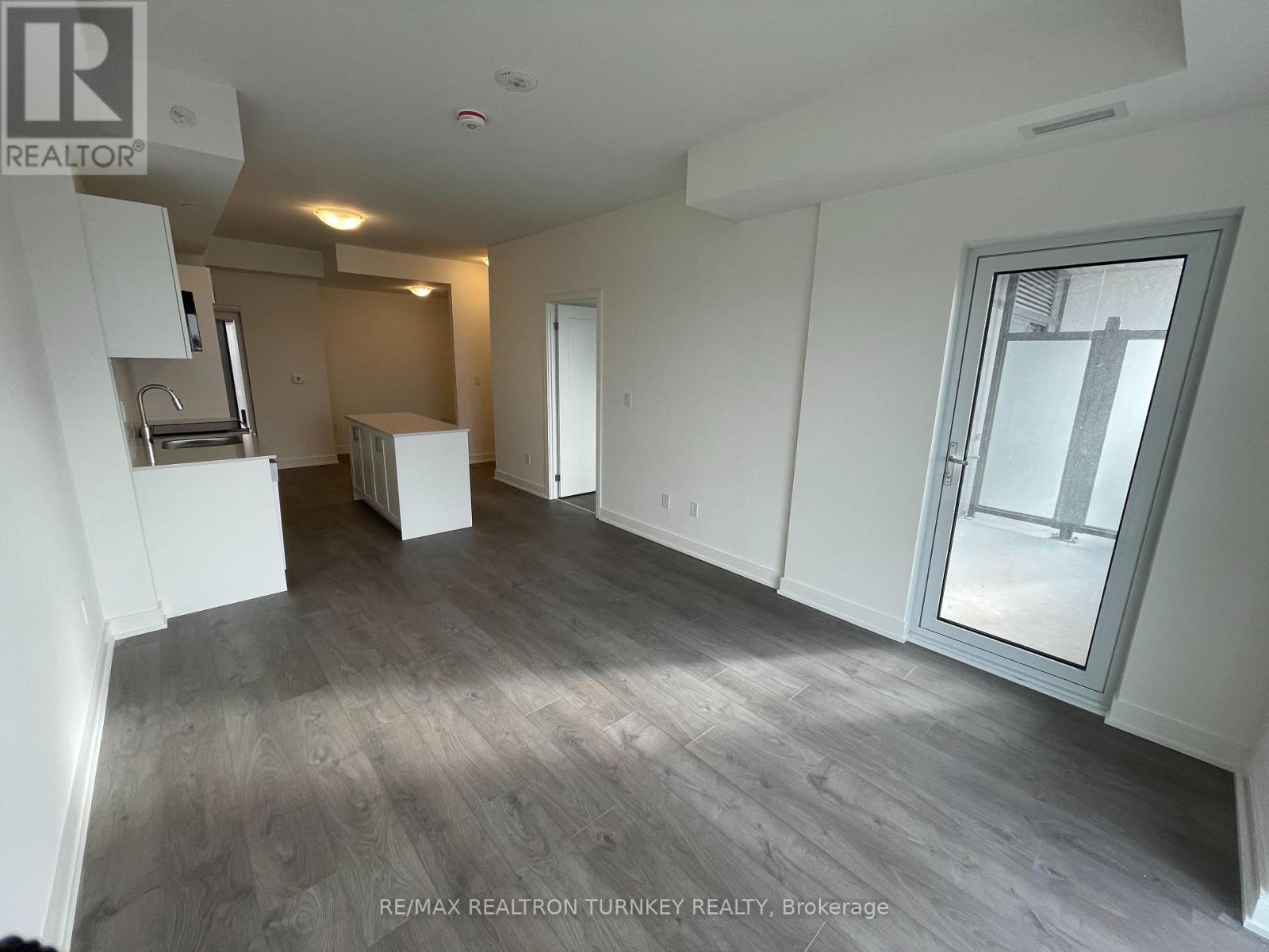 1001 - 705 Davis Drive, Newmarket, Ontario  L3Y 2R2 - Photo 7 - N12704512