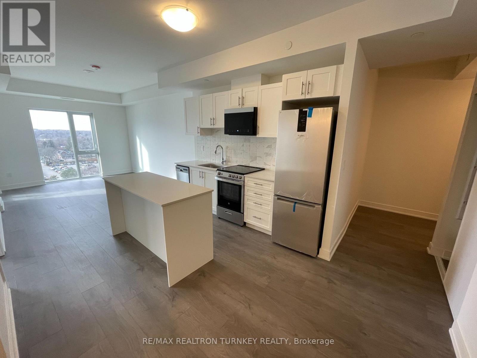 1001 - 705 DAVIS DRIVE, Newmarket, Ontario