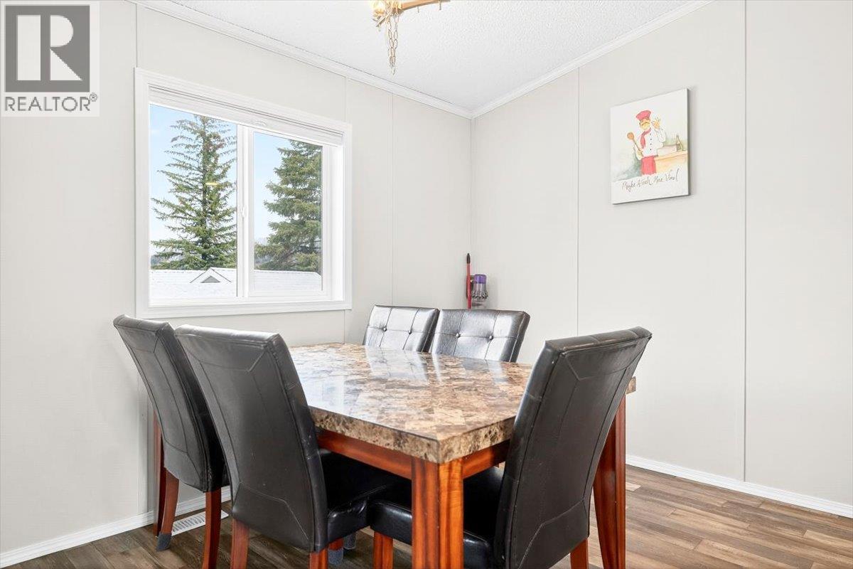 22 Wilderness Heights Drive, Elkford, British Columbia  V0B 1H0 - Photo 12 - 10373017