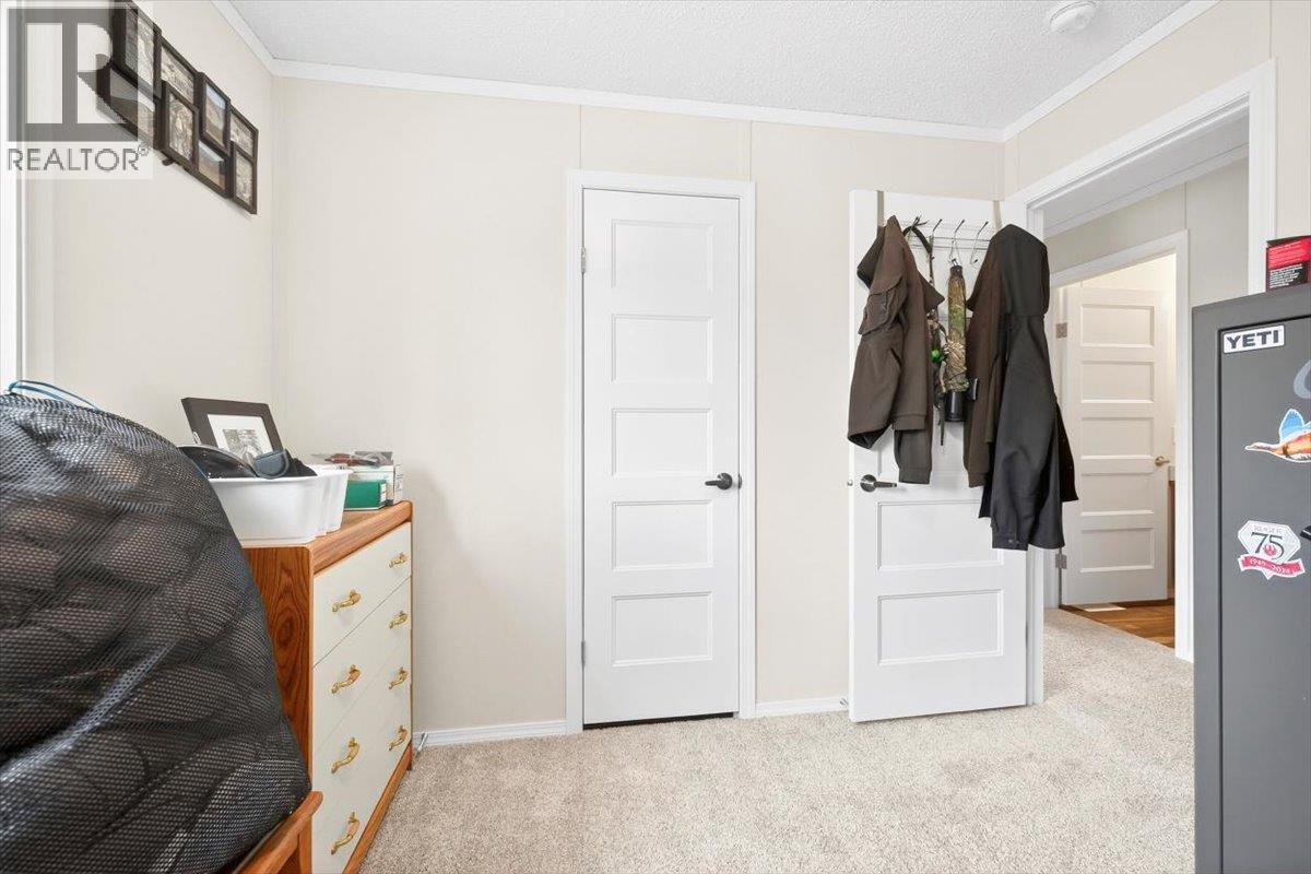 22 Wilderness Heights Drive, Elkford, British Columbia  V0B 1H0 - Photo 29 - 10373017