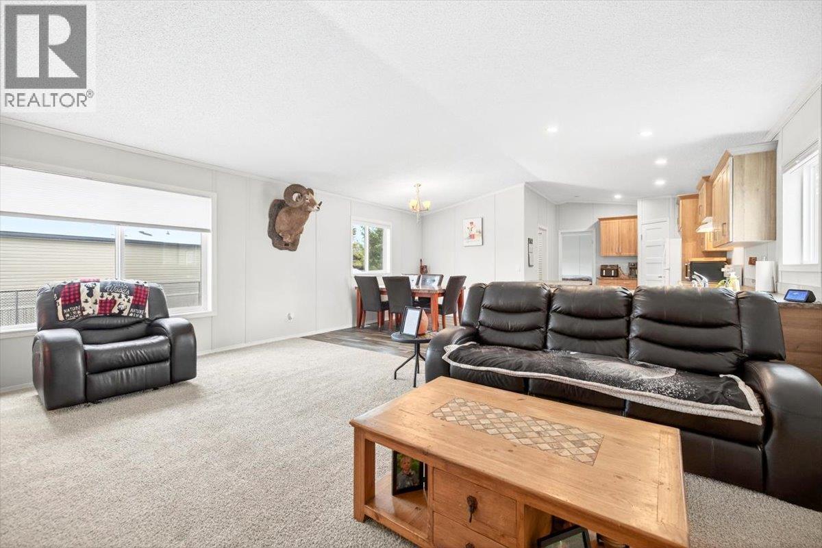 22 Wilderness Heights Drive, Elkford, British Columbia  V0B 1H0 - Photo 10 - 10373017