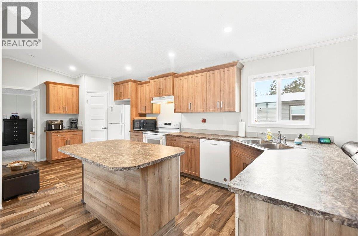 22 Wilderness Heights Drive, Elkford, British Columbia  V0B 1H0 - Photo 14 - 10373017