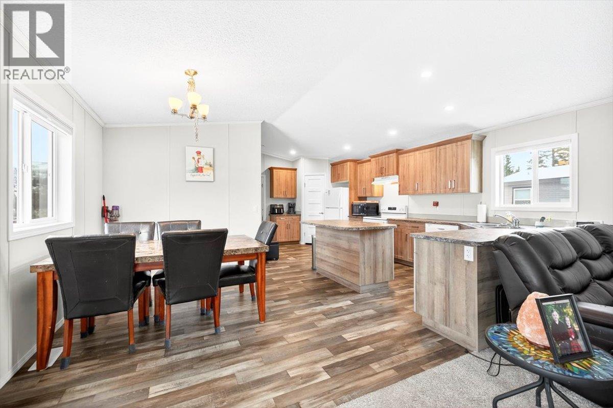 22 Wilderness Heights Drive, Elkford, British Columbia  V0B 1H0 - Photo 20 - 10373017