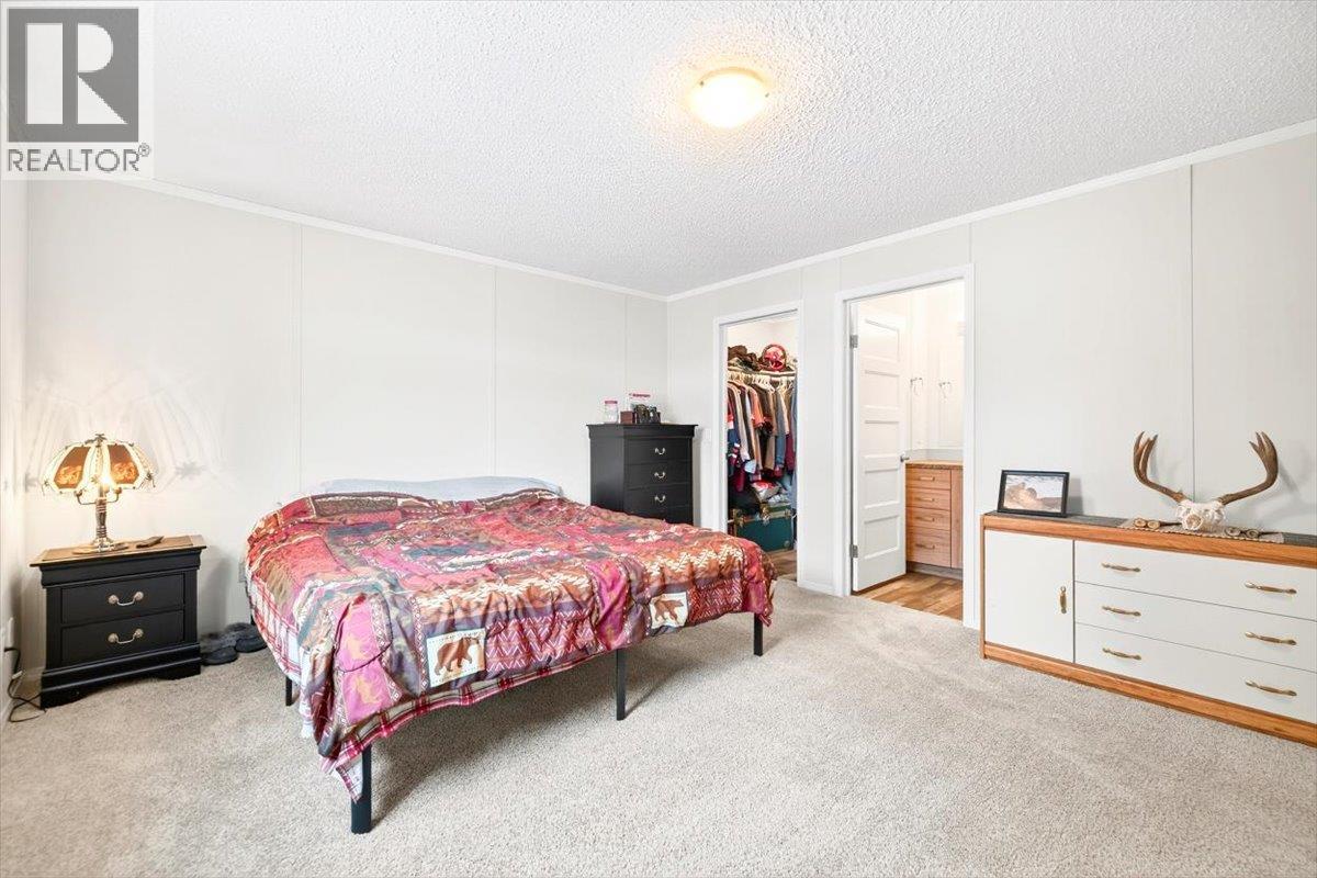 22 Wilderness Heights Drive, Elkford, British Columbia  V0B 1H0 - Photo 31 - 10373017