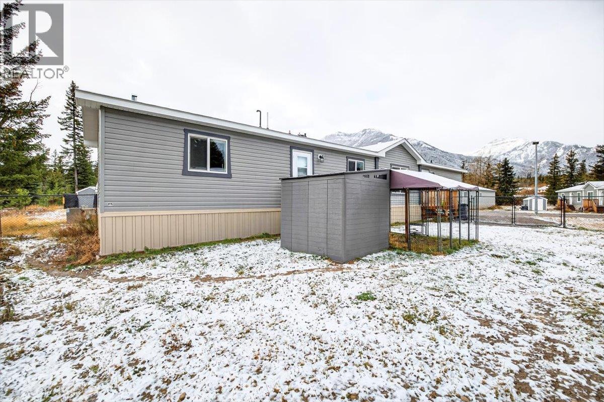 22 Wilderness Heights Drive, Elkford, British Columbia  V0B 1H0 - Photo 40 - 10373017