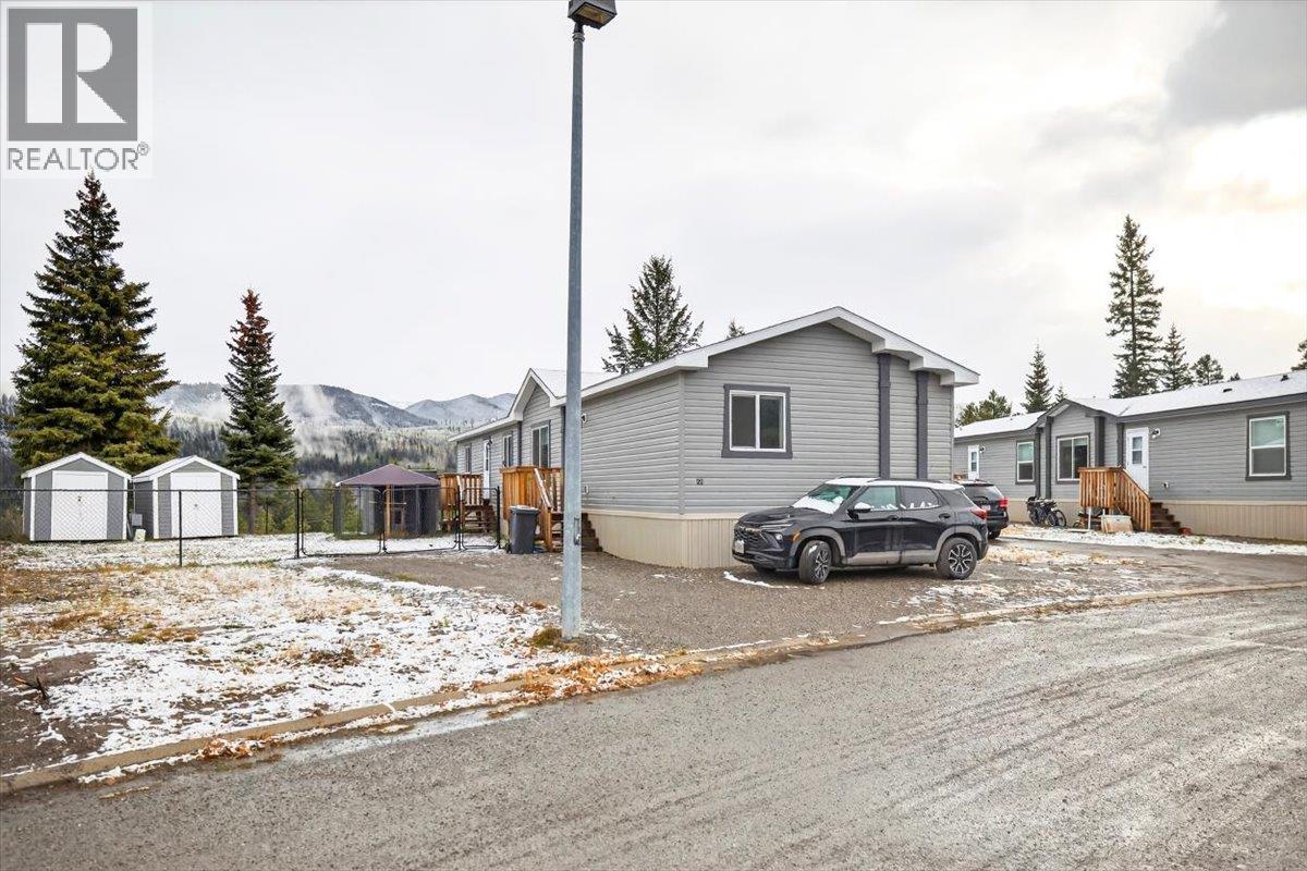 22 Wilderness Heights Drive, Elkford, British Columbia  V0B 1H0 - Photo 43 - 10373017