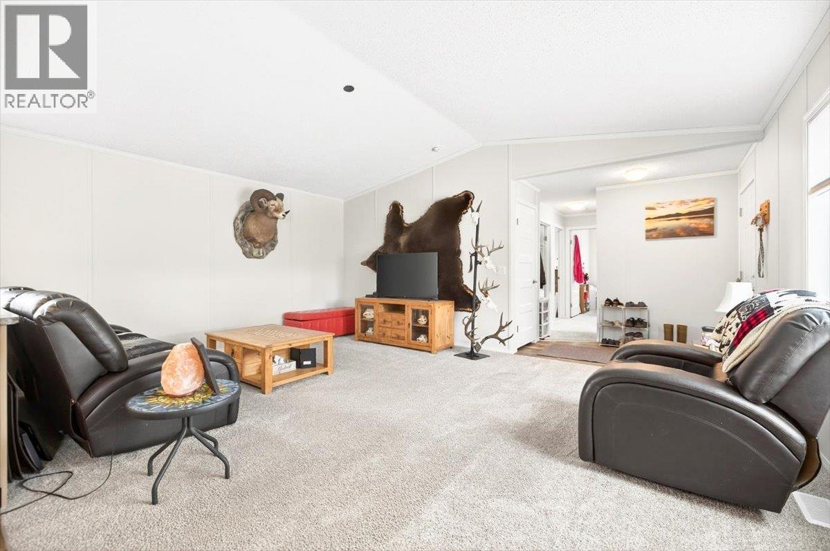 22 Wilderness Heights Drive, Elkford, British Columbia  V0B 1H0 - Photo 9 - 10373017