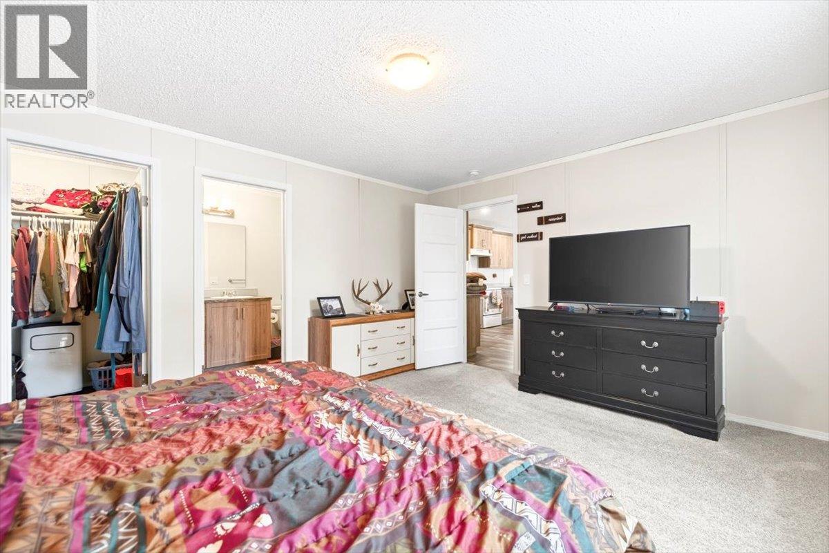 22 Wilderness Heights Drive, Elkford, British Columbia  V0B 1H0 - Photo 32 - 10373017