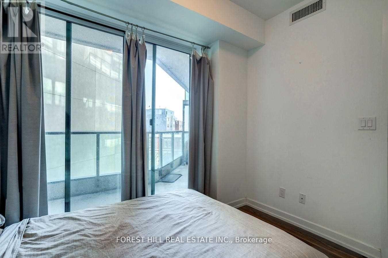 426 - 377 Madison Avenue, Toronto, Ontario  M4V 3E1 - Photo 15 - C12704744