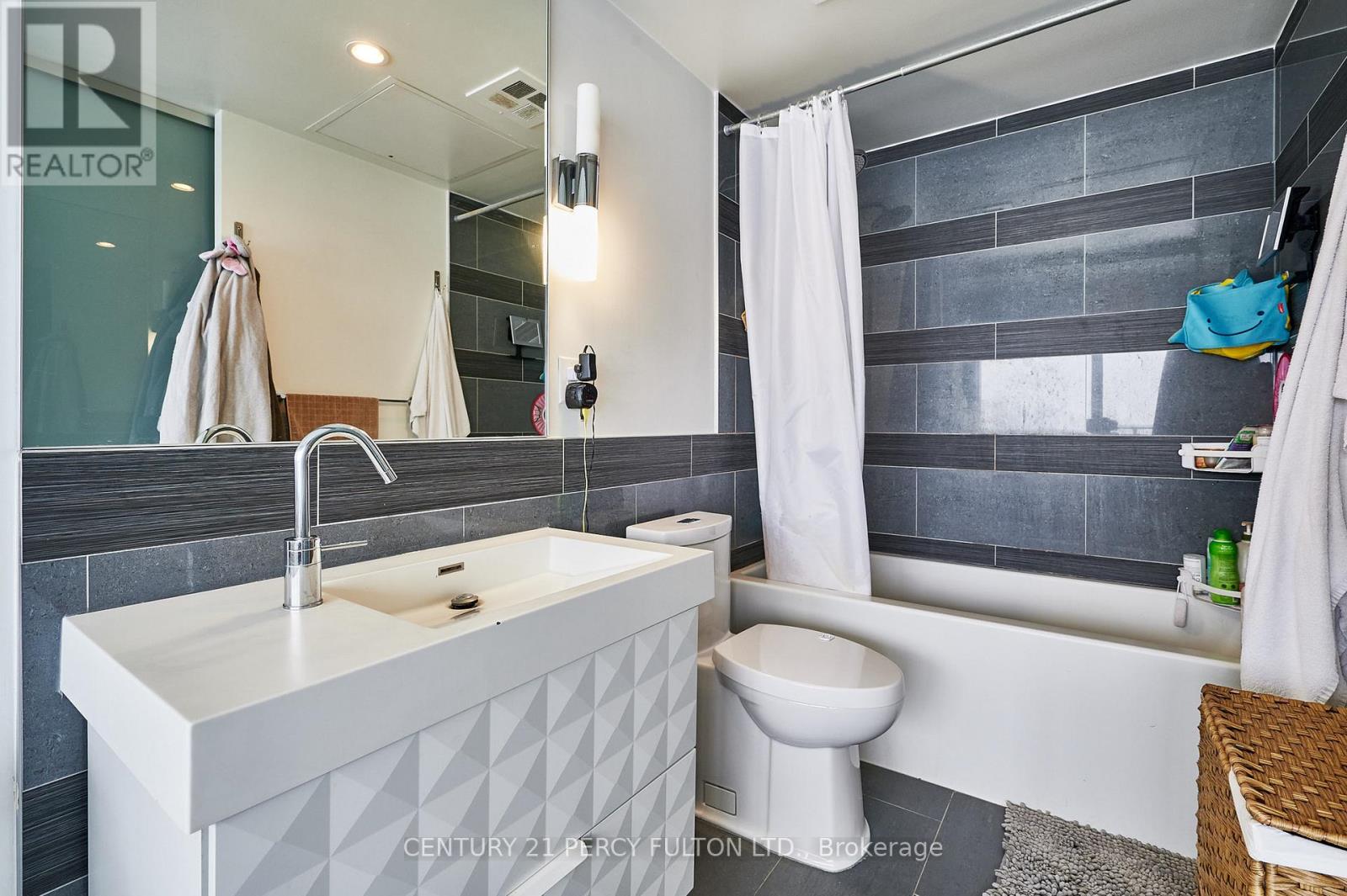 2102 - 70 Distillery Lane, Toronto, Ontario  M5A 0E3 - Photo 5 - C12704834