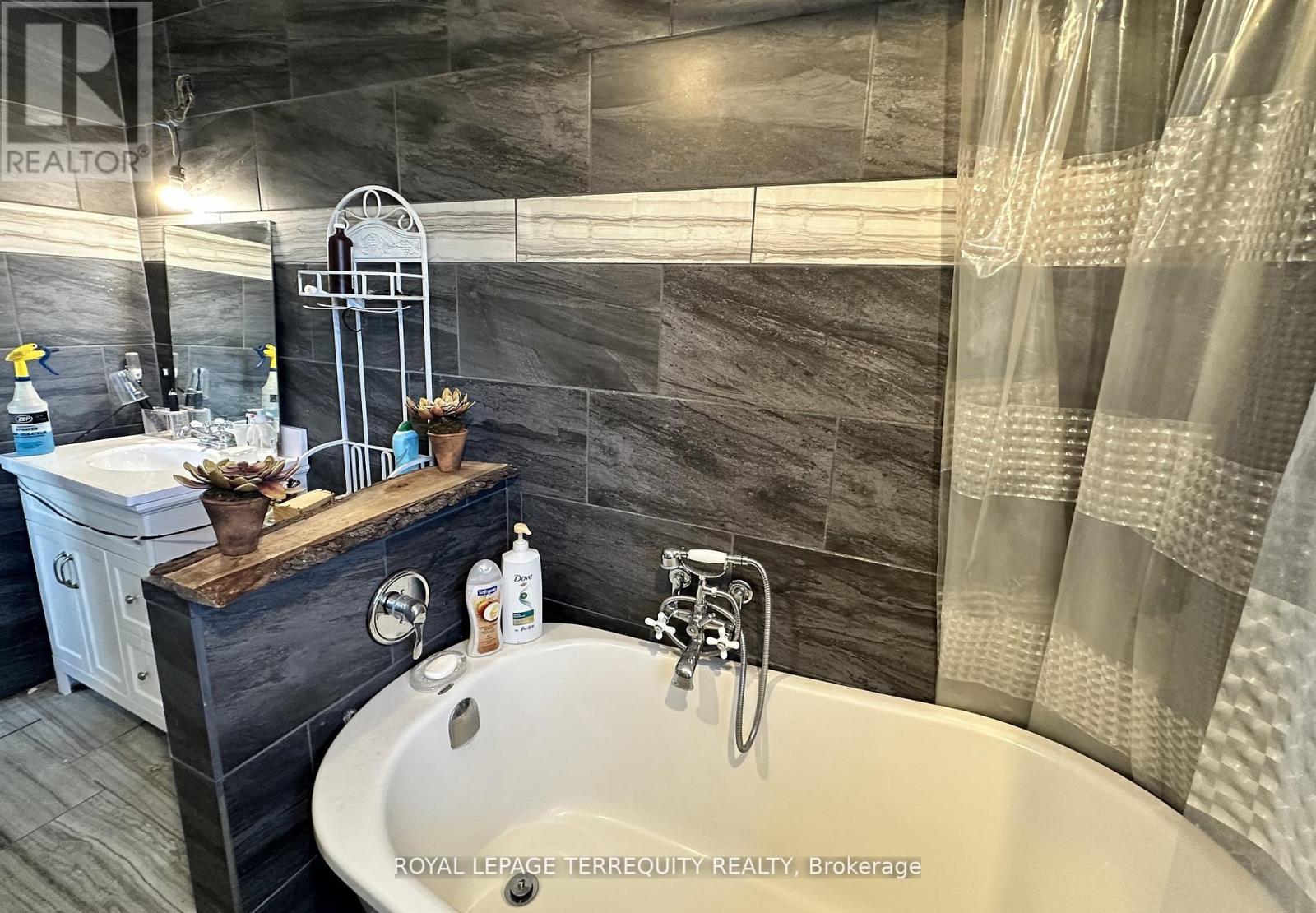 527 Carmello Court, Pickering, Ontario  L1W 2Z4 - Photo 28 - E12704638