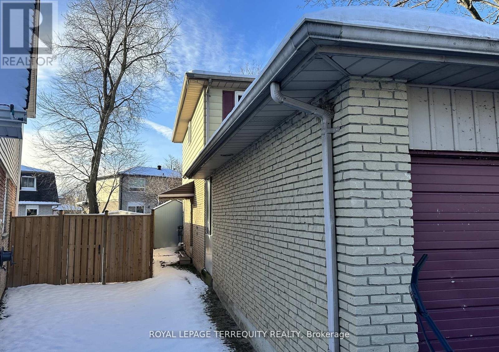 527 Carmello Court, Pickering, Ontario  L1W 2Z4 - Photo 5 - E12704638