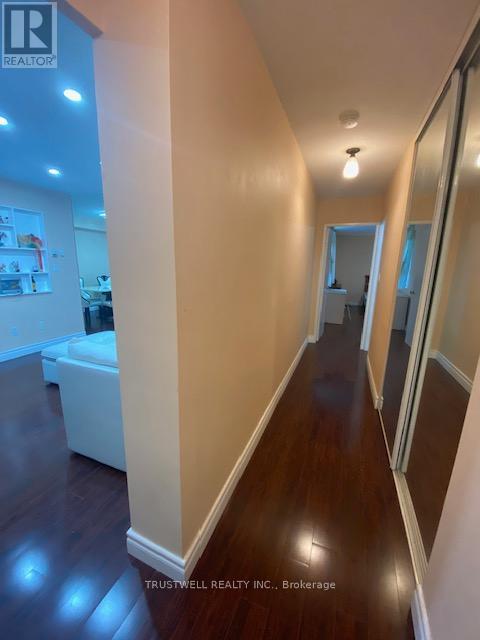 519 - 1 Massey Square, Toronto, Ontario  M4C 5L4 - Photo 8 - E12704798