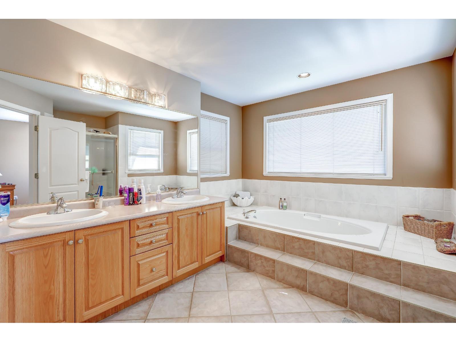 16932 60a Avenue, Surrey, British Columbia  V3S 8X5 - Photo 25 - R3080331