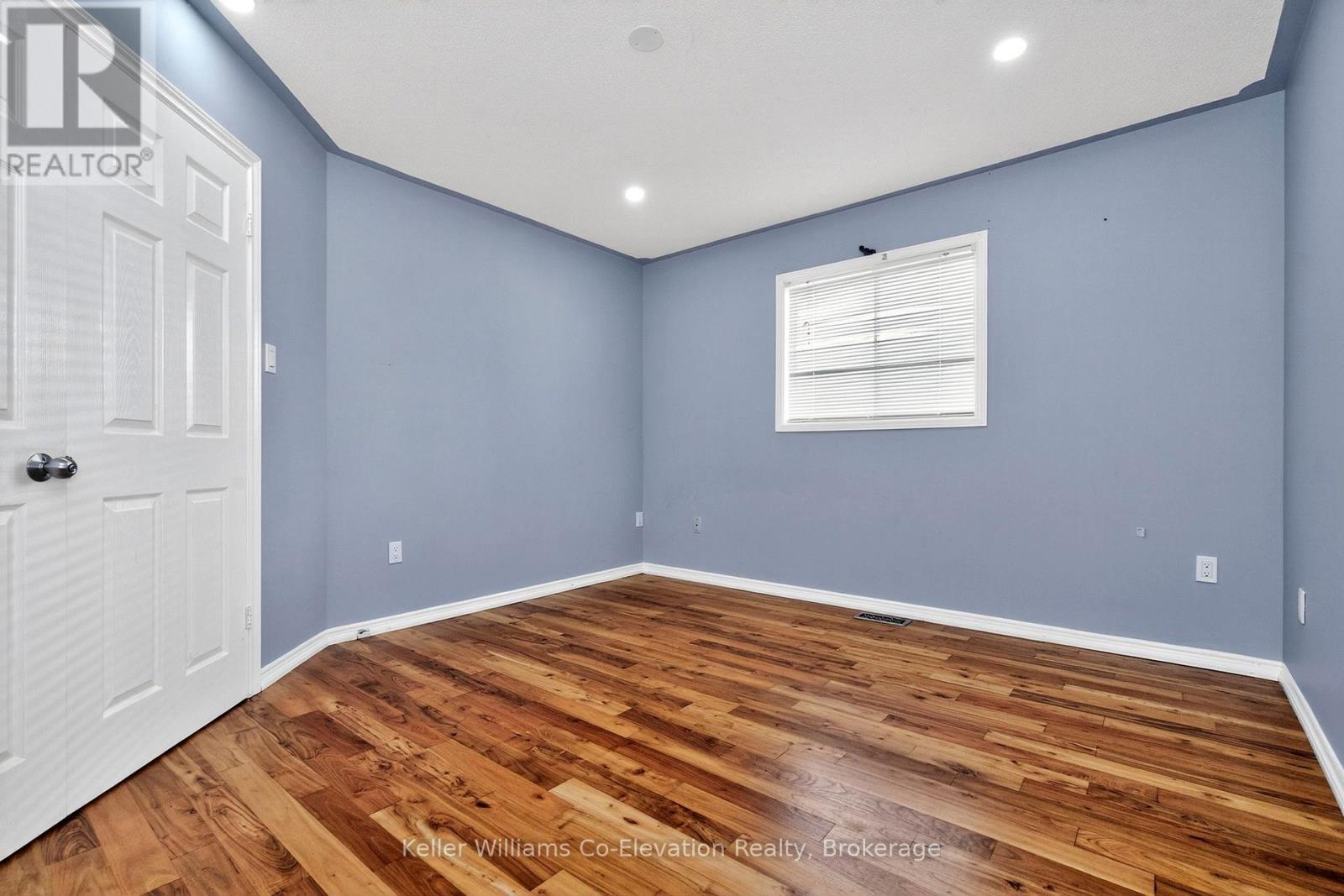 8 Bridle Road, Penetanguishene, Ontario  L9M 1J5 - Photo 12 - S12550228