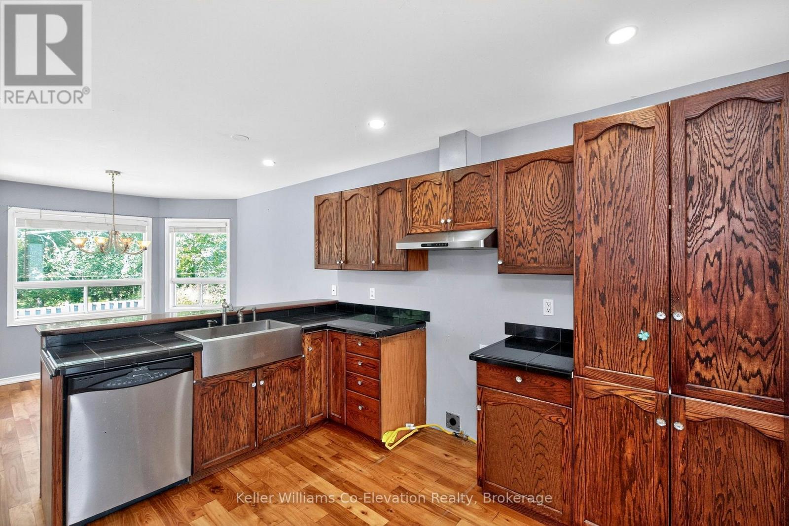 8 Bridle Road, Penetanguishene, Ontario  L9M 1J5 - Photo 8 - S12550228