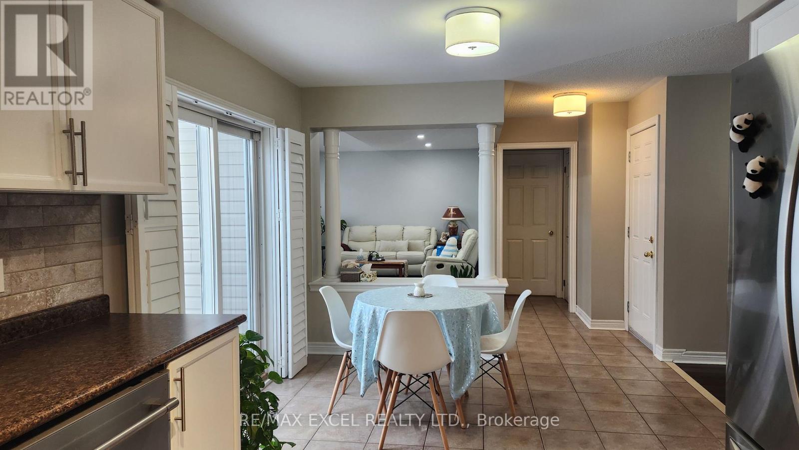 7 Truscott Avenue, Georgina, Ontario  L4P 0B3 - Photo 10 - N12704648