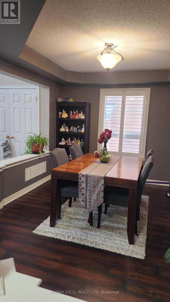 7 Truscott Avenue, Georgina, Ontario  L4P 0B3 - Photo 3 - N12704648