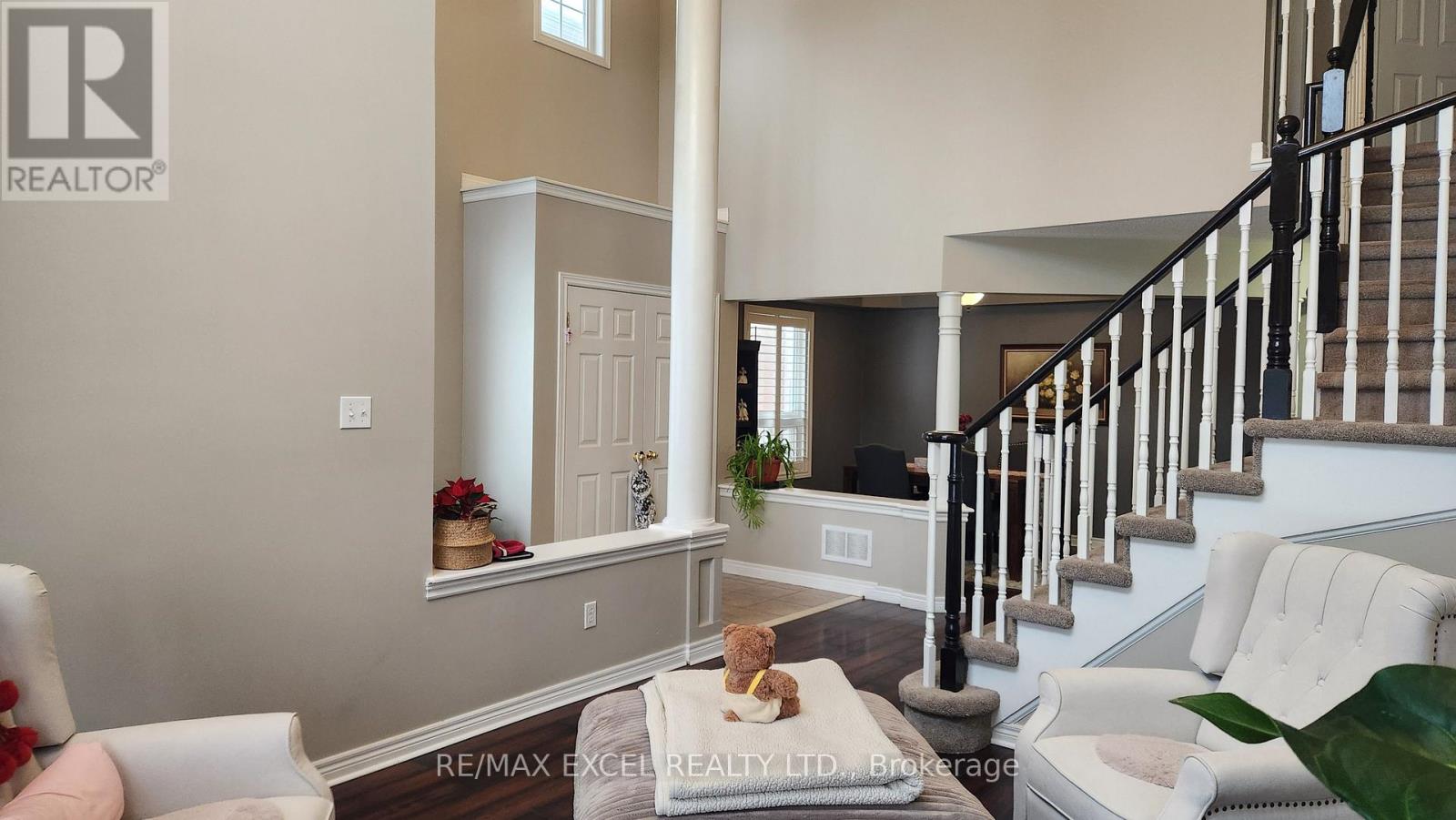 7 Truscott Avenue, Georgina, Ontario  L4P 0B3 - Photo 5 - N12704648