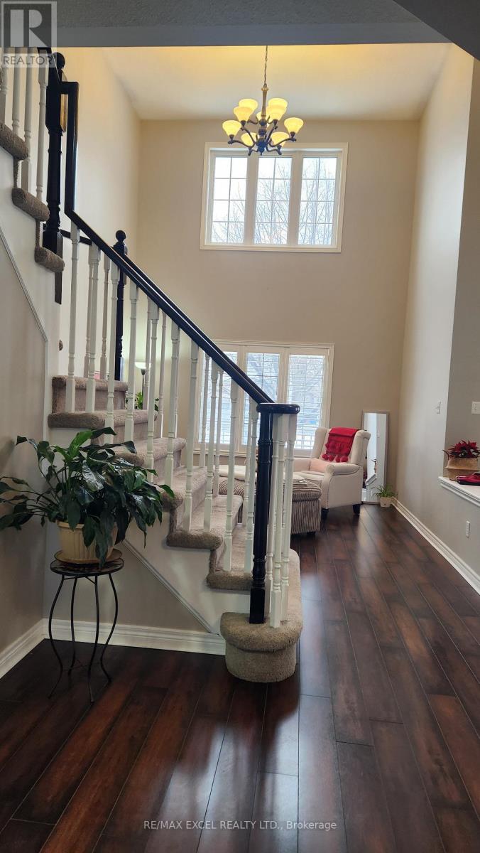 7 Truscott Avenue, Georgina, Ontario  L4P 0B3 - Photo 8 - N12704648