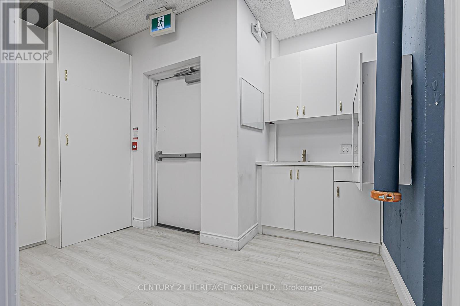 Level 1, Unit 1 ( Nw-1) - 9201 Yonge Street, Richmond Hill, Ontario  L4C 1H9 - Photo 10 - N12704668