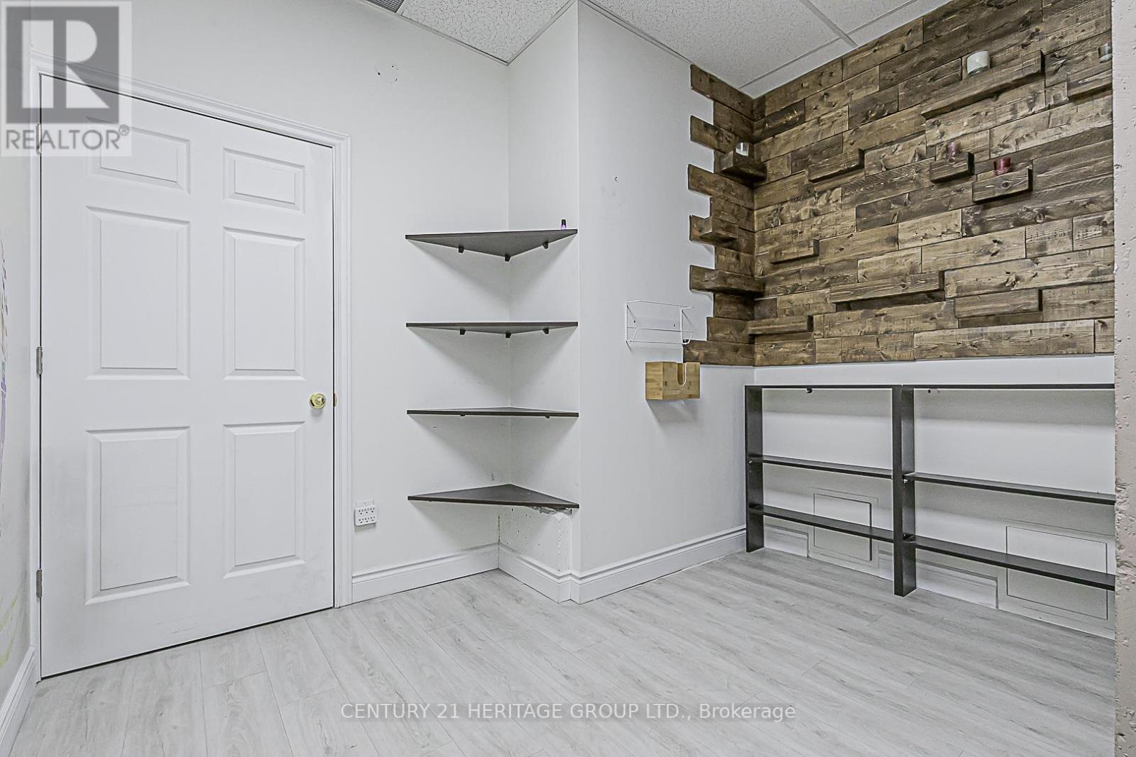 Level 1, Unit 1 ( Nw-1) - 9201 Yonge Street, Richmond Hill, Ontario  L4C 1H9 - Photo 16 - N12704668