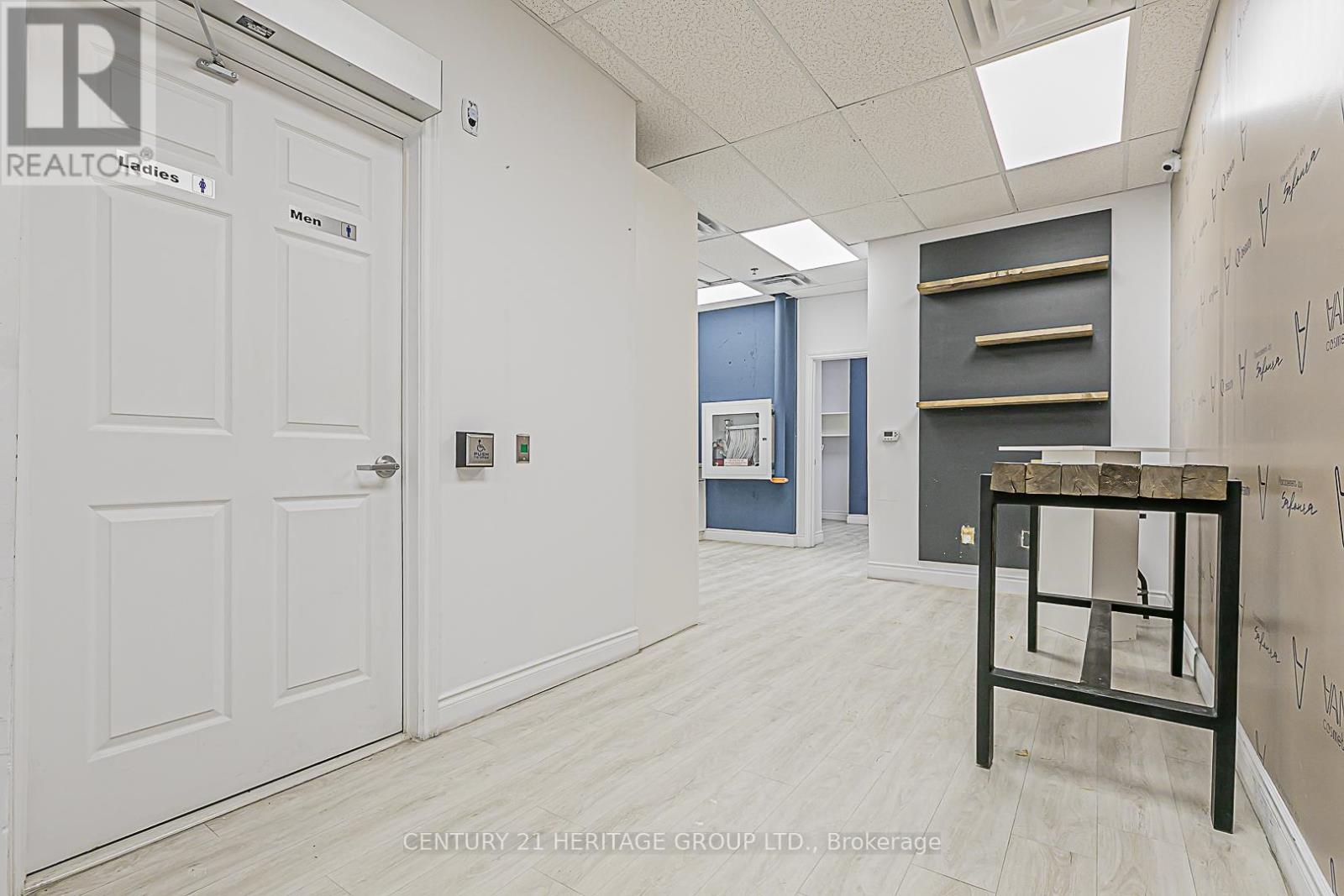 Level 1, Unit 1 ( Nw-1) - 9201 Yonge Street, Richmond Hill, Ontario  L4C 1H9 - Photo 8 - N12704668