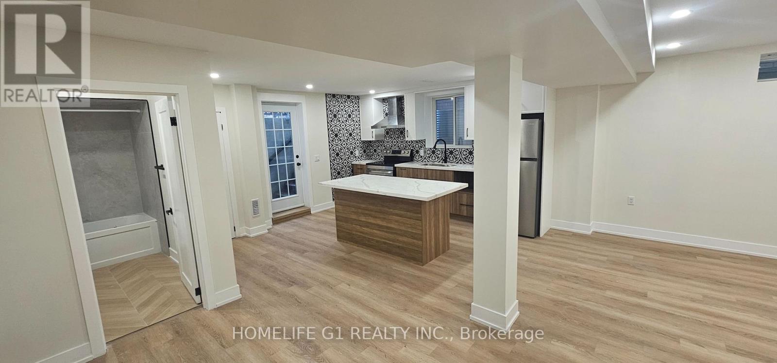 281 Blue Dasher Boulevard, Bradford West Gwillimbury, Ontario  L3Z 4H8 - Photo 2 - N12704676