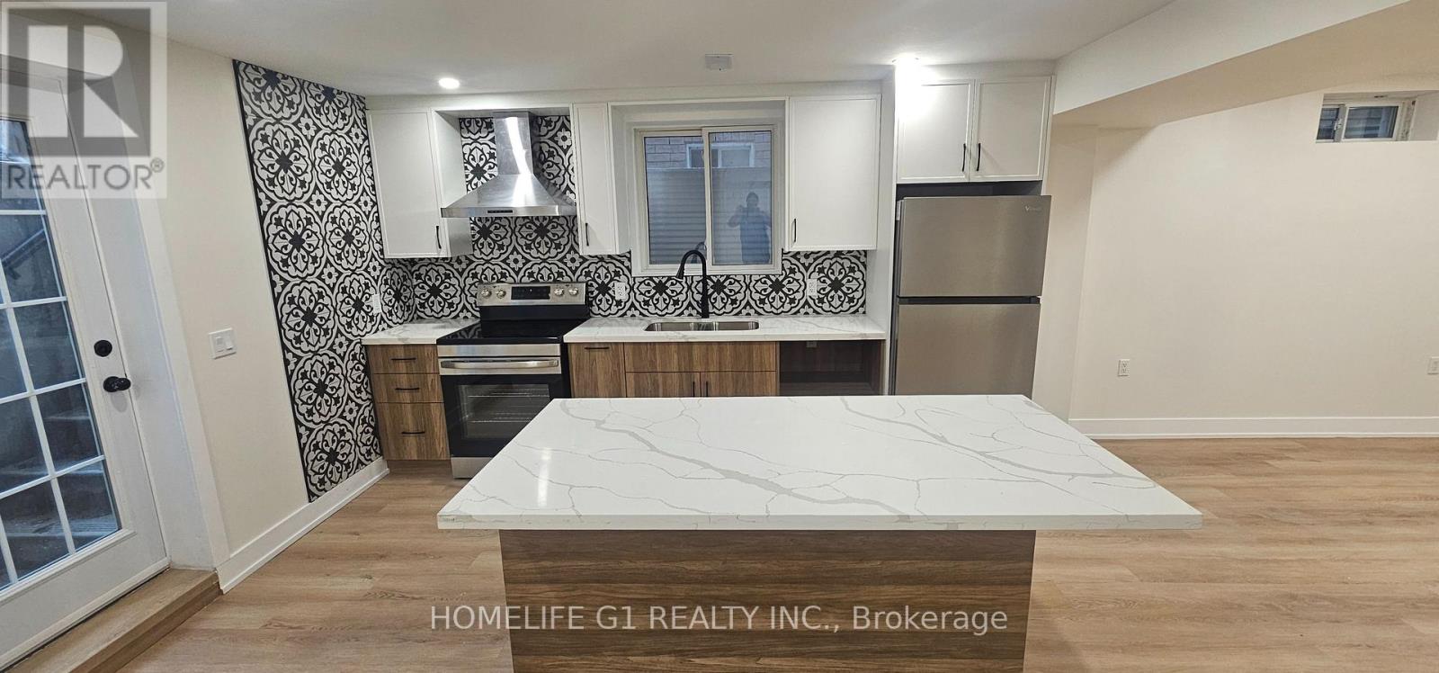 281 Blue Dasher Boulevard, Bradford West Gwillimbury, Ontario  L3Z 4H8 - Photo 4 - N12704676