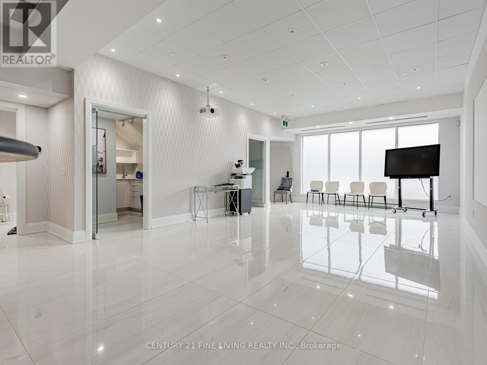 5 - 53 Woodstream Boulevard, Vaughan, Ontario  L4L 7Y8 - Photo 4 - N12704818