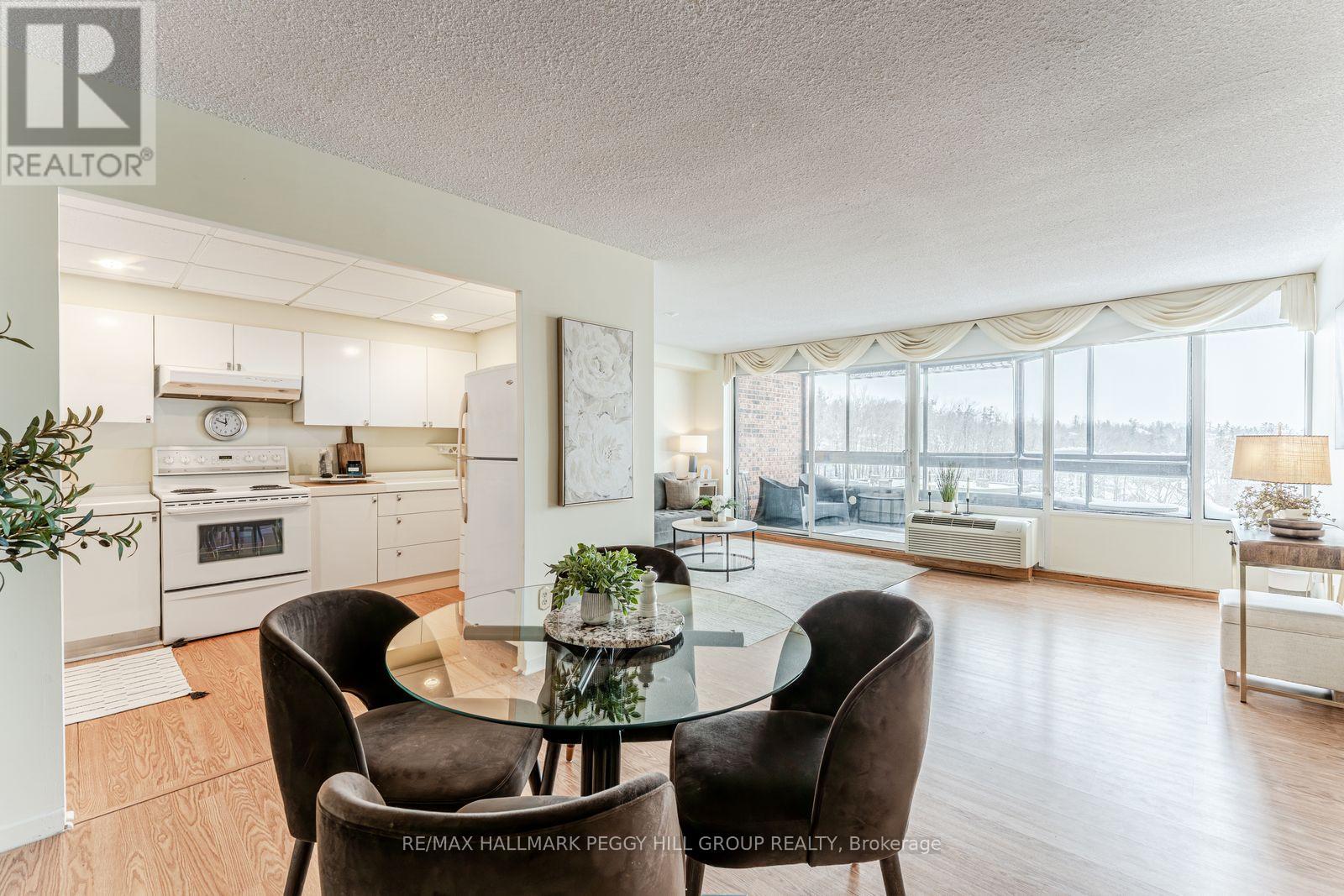 803 - 181 Collier Street, Barrie, Ontario  L4M 5L6 - Photo 3 - S12704736