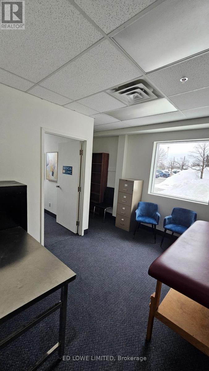 E - 526 Bryne Drive, Barrie, Ontario  L4N 9P6 - Photo 5 - S12704814