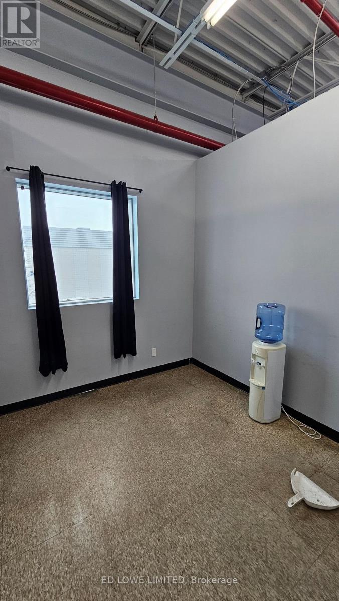 E - 526 Bryne Drive, Barrie, Ontario  L4N 9P6 - Photo 9 - S12704814