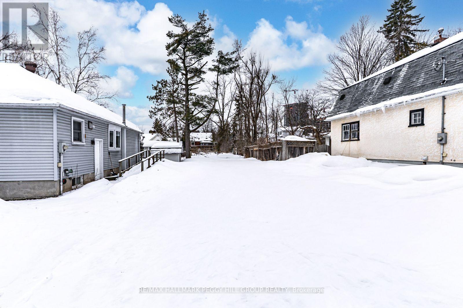 Plan 13 Parts 1 & 2 East Street, Barrie, Ontario  L4M 2N4 - Photo 3 - S12704840